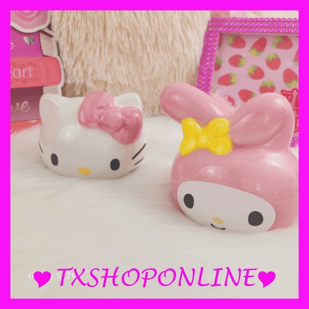 ❣️🎁{Hello kitty} ceramic salt & pepper shaker set❣️🎁 NEW
